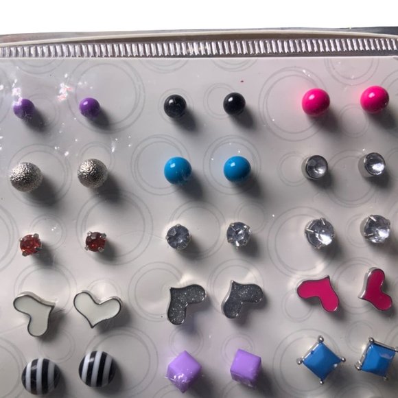 Wonder Nation Post Stud Earring 21 Pairs Sealed - Picture 2 of 7